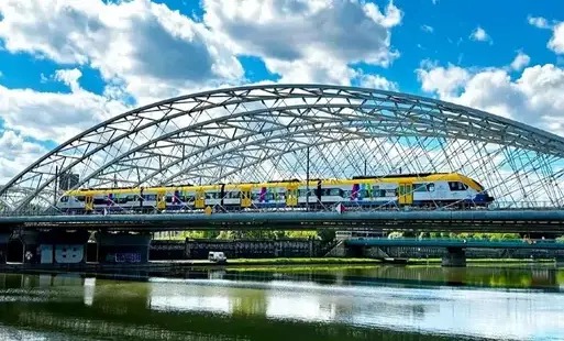 Pociągiem za złotówkę! Specjalne bilety na Dzień Dziecka i długi weekend