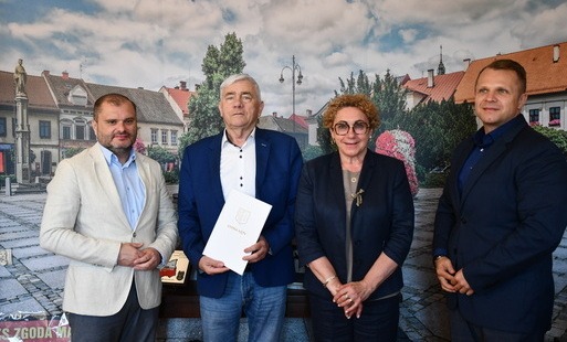 Umowa na Modernizację infrastruktury drogowej na obszarze Gminy Kęty podpisana!
