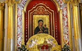 Odnowiony wizerunek Matki Bożej Pocieszenia powrócił do Kęt