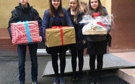 Gimnazjaliści z Nowej Wsi z wielkanocną niespodzianką w Międzybrodziu Żywieckim