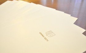 Akty powierzenia stanowisk i gratulacje dla dyrektorów szkół