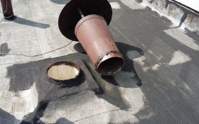 Nieletni chuligan odpowie za uszkodzenie mienia szkolnego