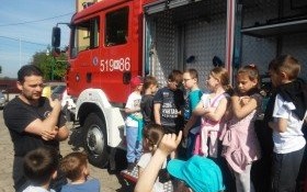 Uczniowie „Jedynki” na spotkaniu ze strażakami z Ochotniczej Straży Pożarnej w Kętach