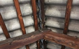 Ruszyły prace przy ul. Wszystkich Świętych. Dachówka wreszcie zastąpi eternit