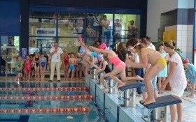 Wielkie emocje na kęckiej pływalni