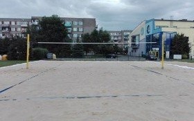 Bezpłatne boisko pod OSiR-em czeka na amatorów siatkówki plażowej!