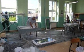 W kęckiej „Jedynce” pędzle poszły w ruch