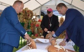 W podziękowaniu za tegoroczne plony - Dożynki Diecezjalno-Powiatowo-Gminne w Kętach (zdjęcia)