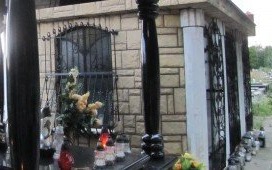 Kęty. Interwencja na cmentarzu, sprawcy wykroczenia z mandatami