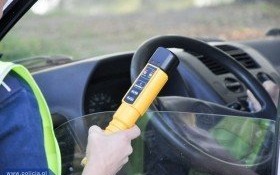 Policjanci eliminują nietrzeźwych z dróg