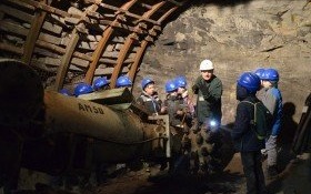 Mali studenci w zabytkowej kopalni Guido w Zabrzu