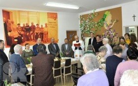 Wielkanocne śniadanie w Domu „Senior-Wigor” w Kętach