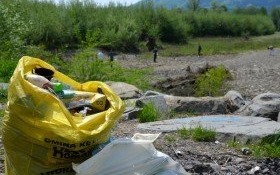 Młodzież ostrzega: Sprzątnij śmieci, zanim one sprzątną ciebie!