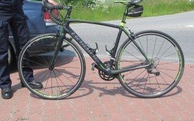 W Łękach samochód potrącił rowerzystę