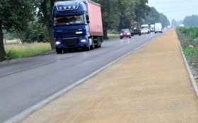 Ciąg pieszo-rowerowy przy DW 948 nabiera kształtu