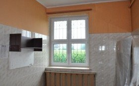 Nowe okna w szkole w Bielanach