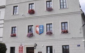 Podsumowanie III edycji konkursu na ukwiecenie okien kamienic położonych w Rynku