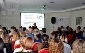 "REAGUJ NA PRZEMOC. ŚWIAT WIDZIANY OCZAMI DZIECKA" – konferencja Gminnego Ośrodka Pomocy Społecznej w Kętach