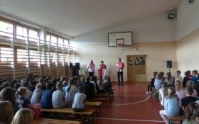 Pieśni patriotyczne w ZSP nr 3 w Kętach-Podlesiu