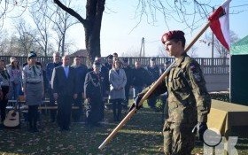 Uroczystość przekazania Grupie Operacyjnej Kęty proporca rozpoznawczego