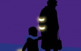 Rozdadzą 6,5 tys. odblasków dla poprawy bezpieczeństwa pieszych na drodze