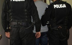 Znęcał się nad matką i babką