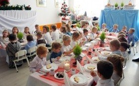 Spotkanie przy wigilijnym stole w Samorządowej Placówce Wychowania Przedszkolnego w Witkowicach