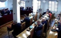 Rozpoczęła się V sesja Rady Miejskiej w Kętach. Temat: nocna i świąteczna opieka zdrowotna. Zobacz relację na żywo!