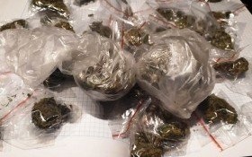 Dealerzy narkotykowi wpadli podczas kontroli drogowej