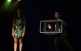 Muzyka i iluzja na deskach sceny kęckiego DK