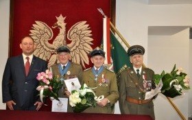 Kombatanci weterani z gminy Kęty uhonorowani jubileuszowymi odznaczeniami