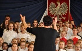 Uczniowie z Nowej Wsi wzięli udział w ogólnopolskim konkursie DO HYMNU