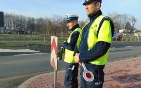Wpadli przez lekceważenie przepisów w ruchu drogowym i spostrzegawczość policjantów