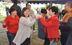 Radosna majówka pod deszczowym niebem