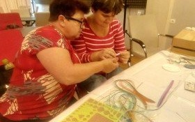 Kreatywne warsztaty Quillingu z osobami niepełnosprawnymi