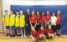 Udział uczniów ZSP nr 3 w Mikołajkowym Turnieju Trójek Siatkarskich