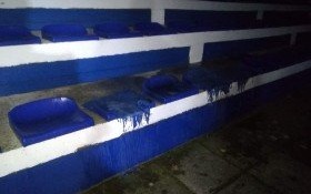 Nocny pożar w Nowej Wsi. Ktoś podpalił krzesełka na trybunie LKS-u