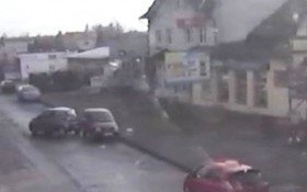 Policjanci poszukują sprawcy oraz świadków kolizji w Kętach