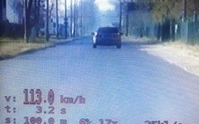 Przesadzili z prędkością. Stracili prawa jazdy