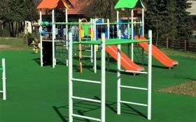 Nowy plac zabaw wygląda jak z bajki