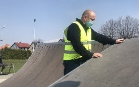 Burmistrz zabiera głos w sprawie remontu kęckiego skateparku