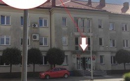 Od 1 września do budynku Starostwa tymczasowym wejściem od ul. Rydla