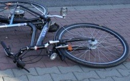 Wypadek drogowy rowerzysty na Żeromskiego w Kętach