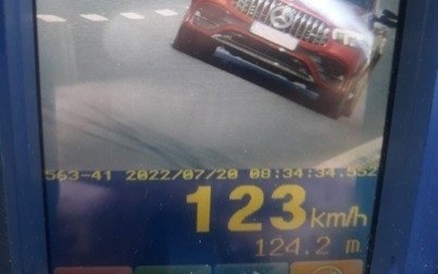 Przesadził z prędkością aż o 73/km/h. Stracił prawo jazdy na trzy miesiące