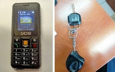 Znaleziono klucz oraz telefon komórkowy. Do odbioru w Komisariacie Policji w Kętach