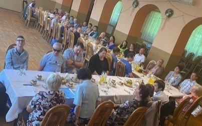 Członkowie Powiatowego Koła Niewidomych w Kętach spotkaniem rehablitacyjno - intergacyjnym pożegnali lato