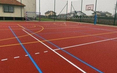 Boisko przy Szkole Podstawowej w Bielanach gotowe!