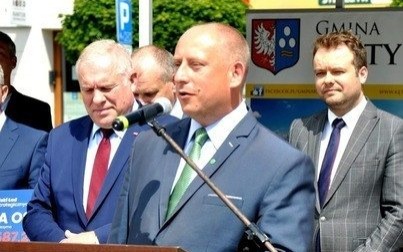 Burmistrz w wywiadzie dla Onet.pl - jak chcesz dostać pieniądze, to musisz iść do posła PiS-u