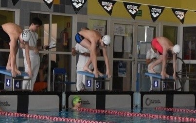 Primaaprilisowe pływanie w Woli