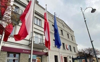 Święto Chrztu Polski – zawisły biało-czerwone flagi